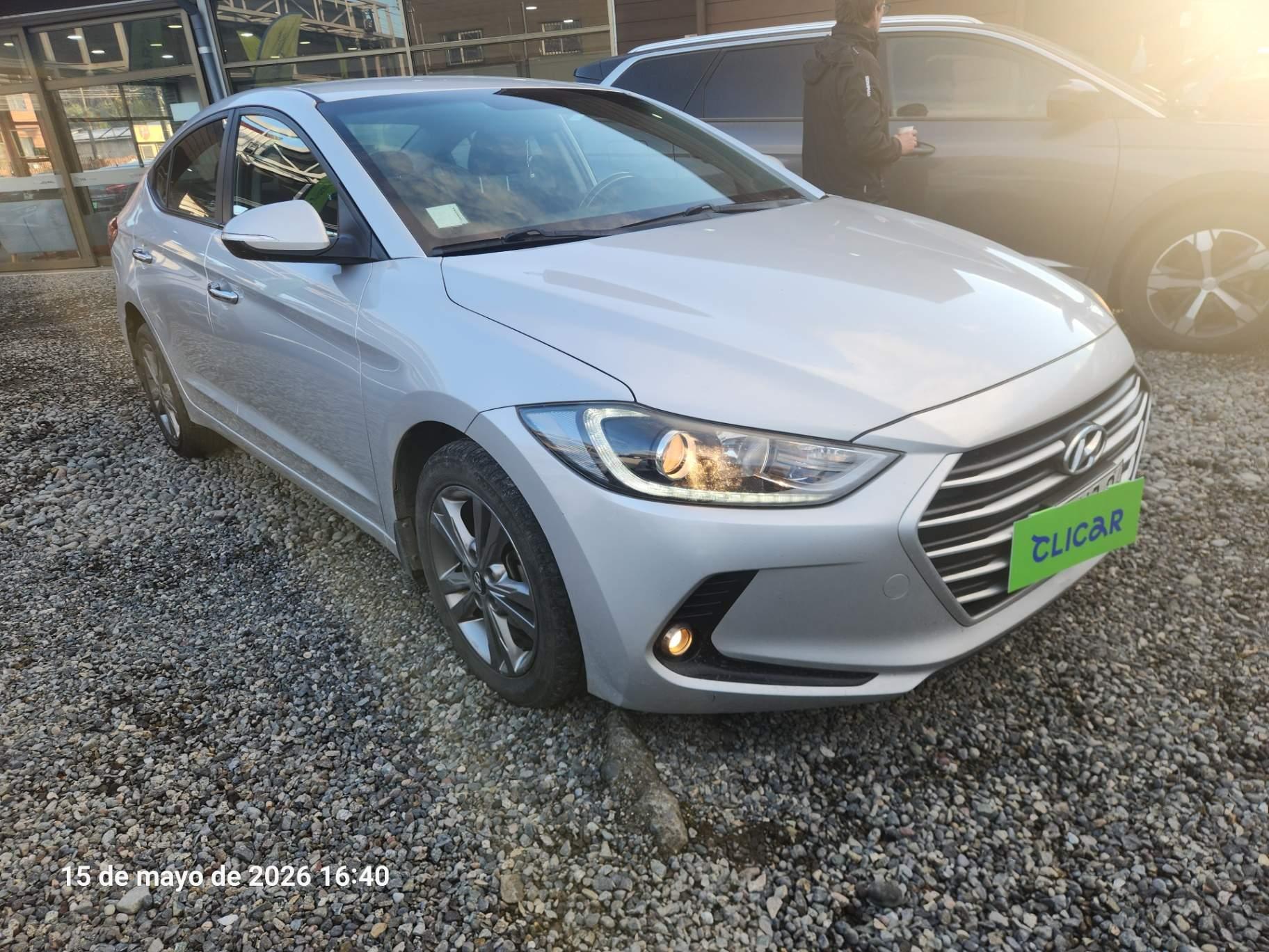 Automovil Hyundai Elantra